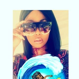 Meet your Posher, Shenell